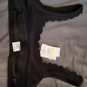 JESSICA SIMPSON $54 NWT Black Scallop Bikini TOP M